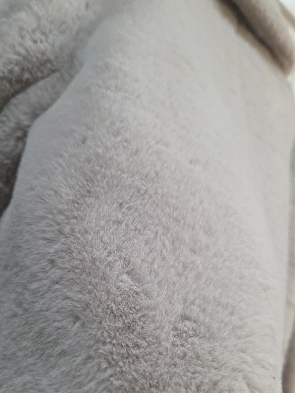 Simply Vera Vera Wang Plush Teddy Jacket in Light Taupe - Picture 5 of 5